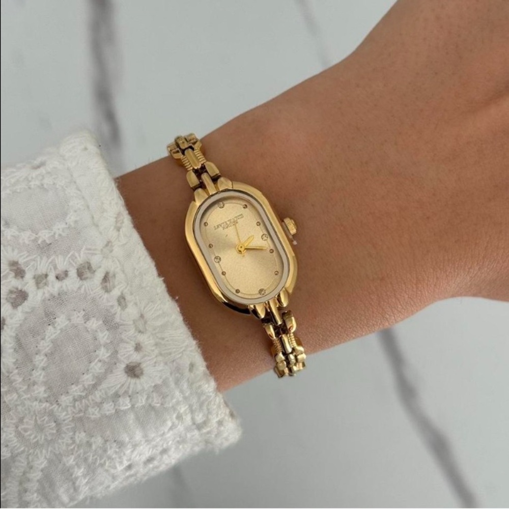 Elegant Retro Gold and Gold Dial Women's Vintage inspired Y2K Watch